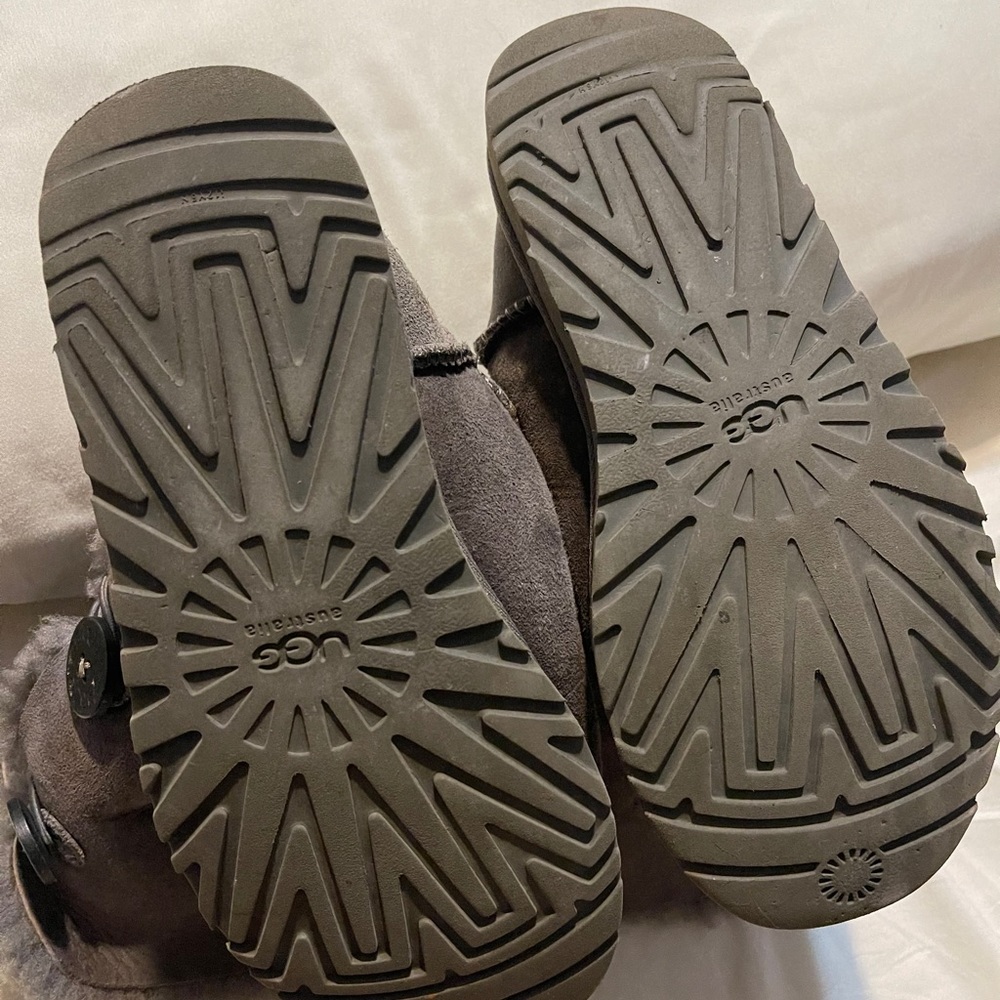 Winter boots size 8